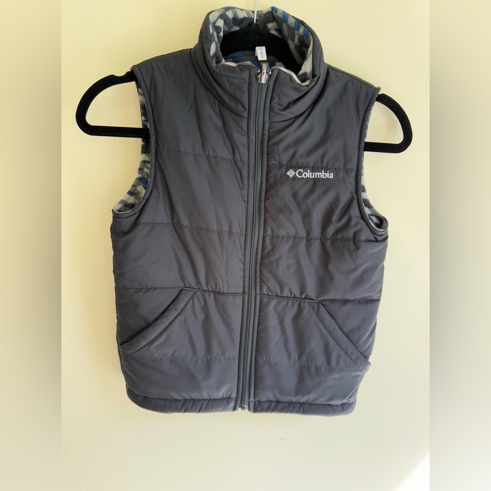 Columbia Charcoal Reversible Vest *GOOD USED CONDITION*